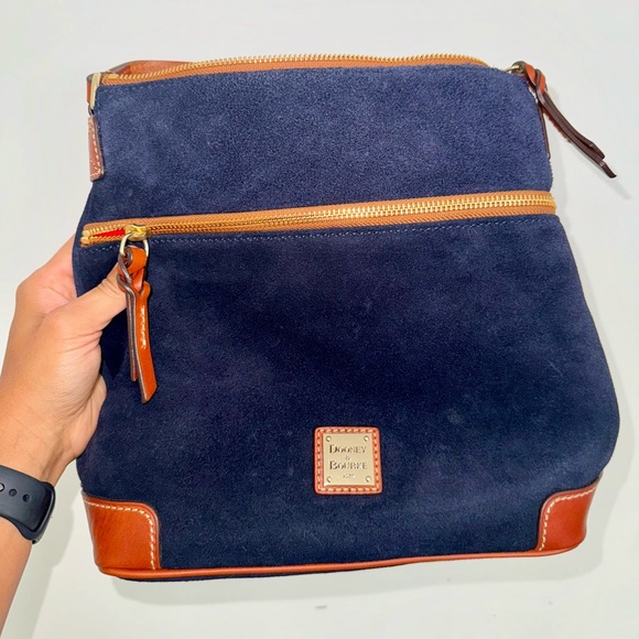 Gently used Dooney and Bourke purse. - Picture 1 of 1